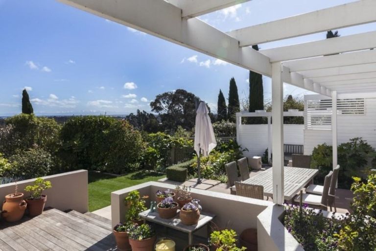 Photo of property in 6 Lucknow Place, Cashmere, Christchurch, 8022