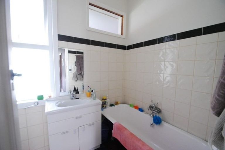 Photo of property in 43b Imlay Crescent, Ngaio, Wellington, 6035