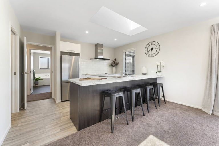 Photo of property in 2 Travertine Street, Cromwell, 9310