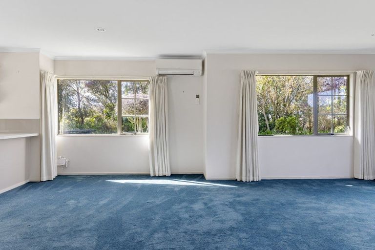 Photo of property in 41 Lakeridge Close, Rangatira Park, Taupo, 3330