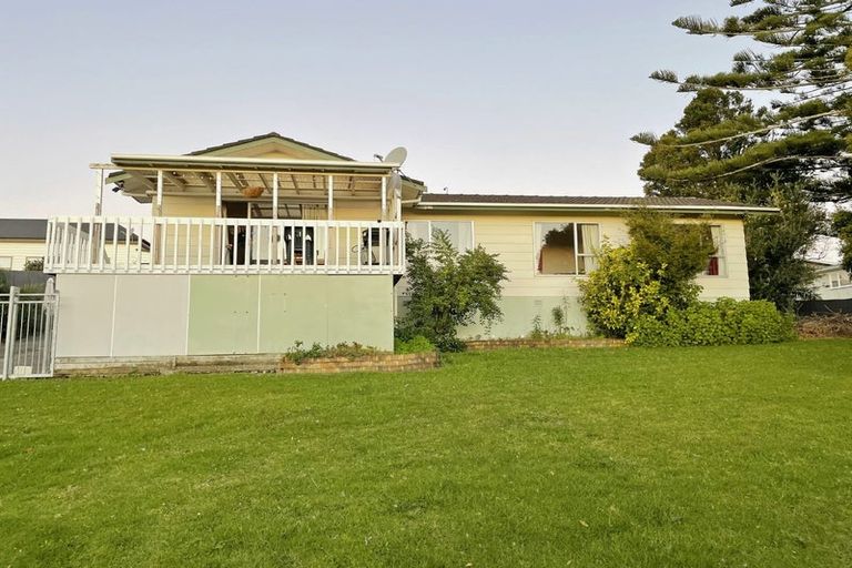 Photo of property in 19a Rodney Street, Howick, Auckland, 2014