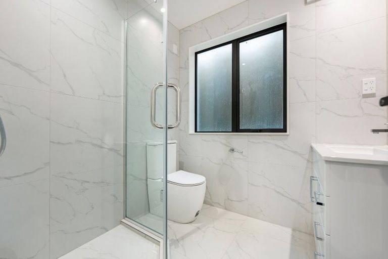 Photo of property in 1c Flamingo Court, Goodwood Heights, Auckland, 2105