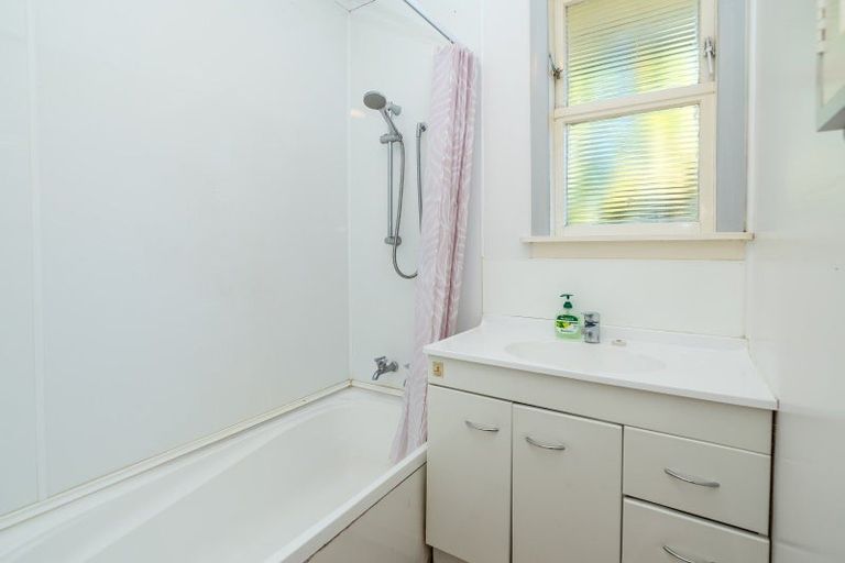 Photo of property in 282 High Street South, Carterton, 5713