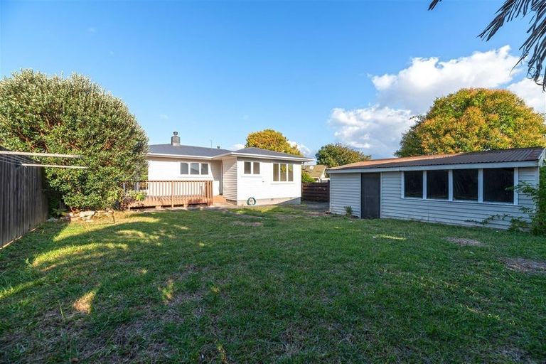 Photo of property in 4 Longburn Road, Henderson, Auckland, 0610