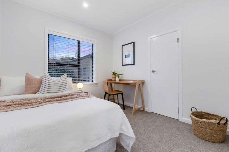 Photo of property in 19 Highland Avenue, Titirangi, Auckland, 0604