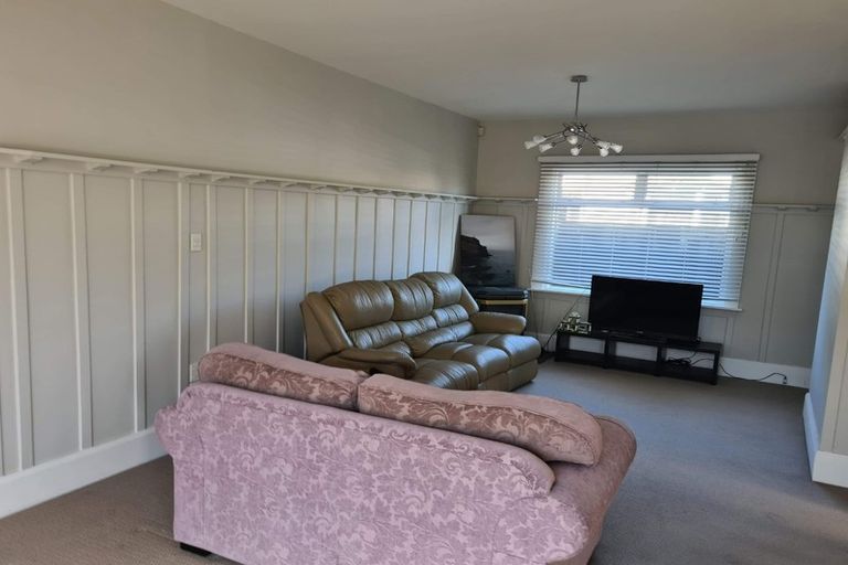 Photo of property in 11 Avonhead Road, Avonhead, Christchurch, 8042