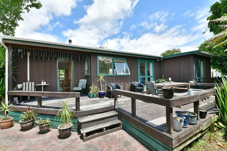 Photo of property in 119 Awaroa Road, Helensville, 0800