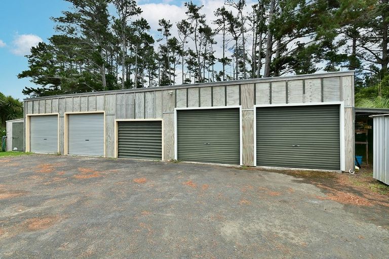 Photo of property in 1708 South Head Road, South Head, Helensville, 0874