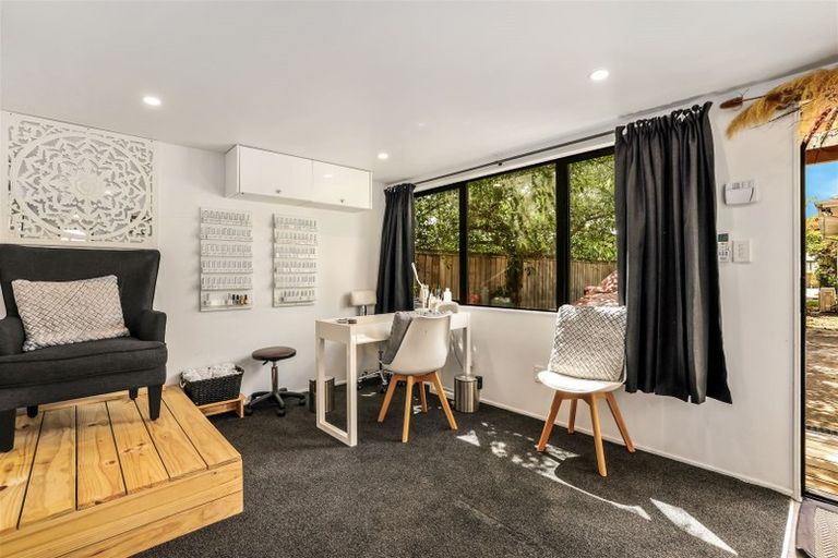 Photo of property in 6 Curletts Road, Sockburn, Christchurch, 8042