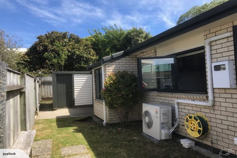 Photo of property in 17a Raumati Terrace, Khandallah, Wellington, 6035