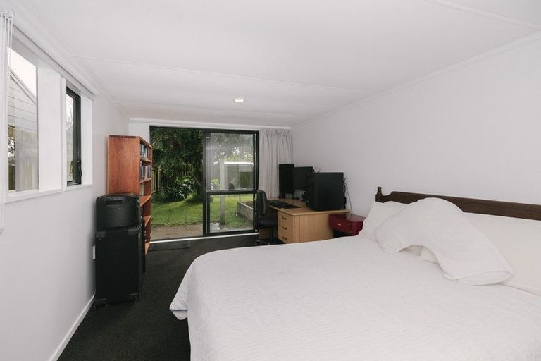 Photo of property in 38 Peppertree Glade, Kelvin Grove, Palmerston North, 4414