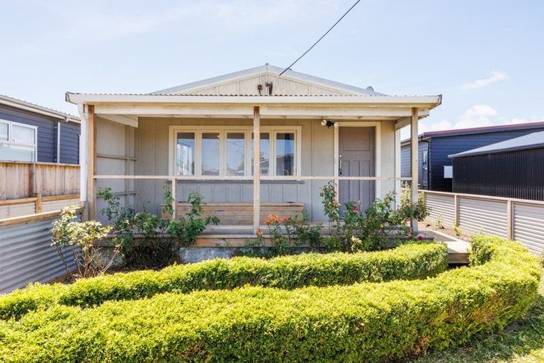 Photo of property in 117 Seabury Avenue, Foxton Beach, Foxton, 4815