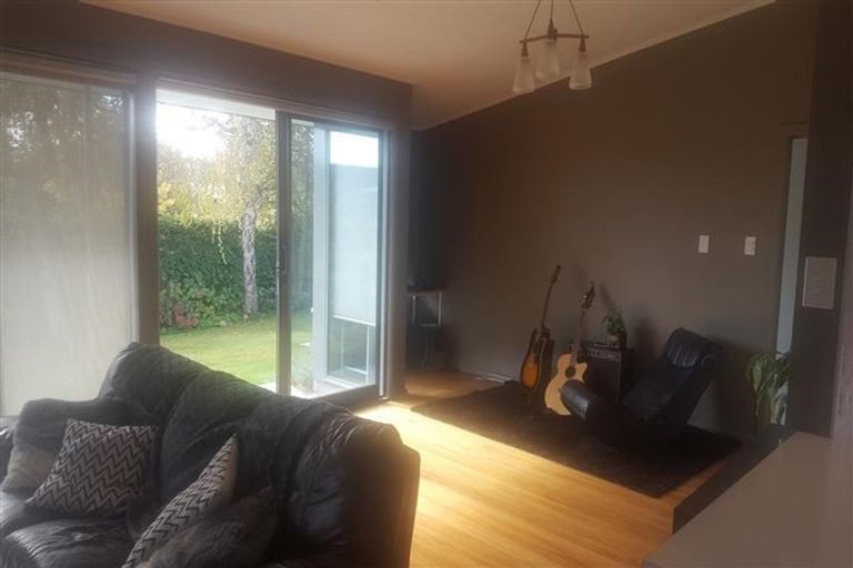 Photo of property in 15 Mirfield Place, Russley, Christchurch, 8042