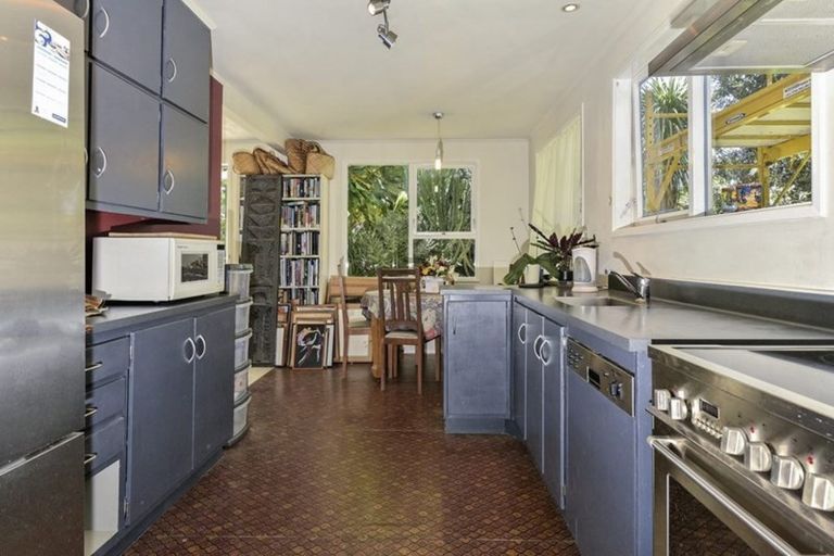 Photo of property in 71 Crawford Avenue, Mangere Bridge, Auckland, 2022