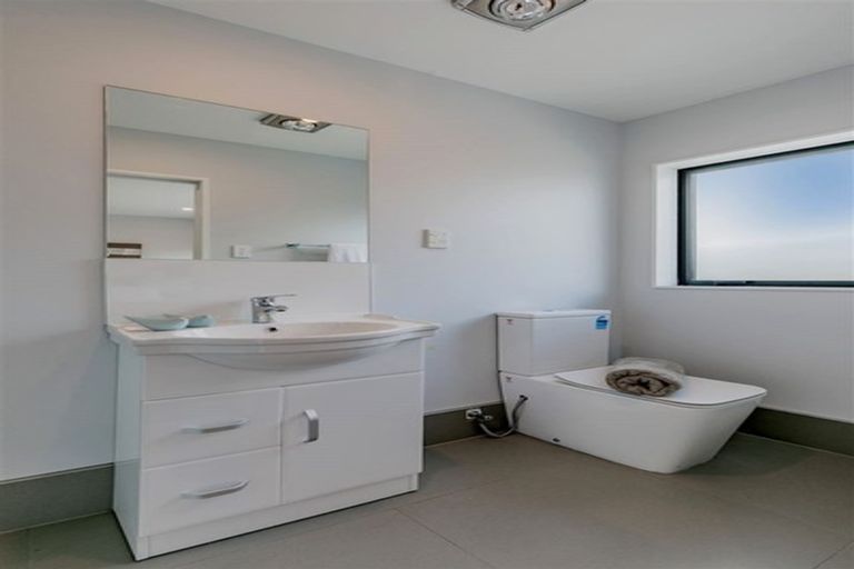 Photo of property in 1/25 Kennington Drive, Clendon Park, Auckland, 2103