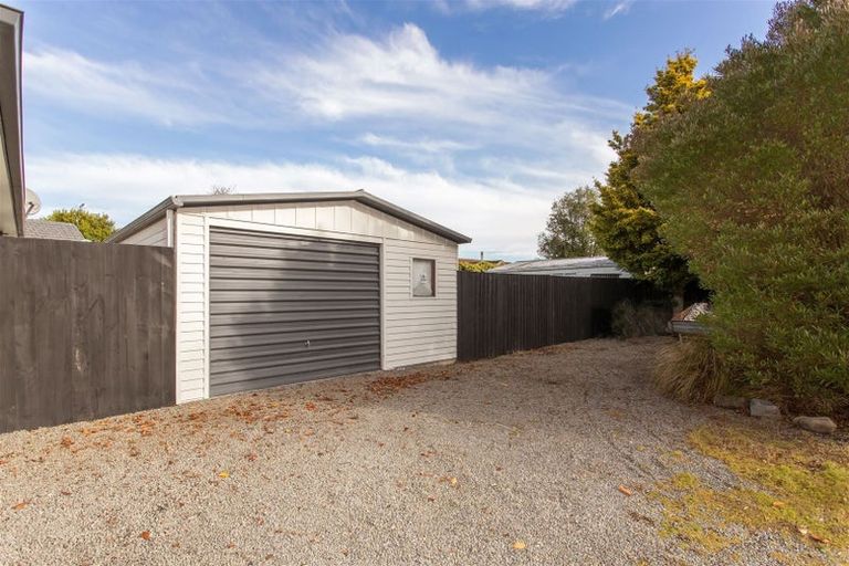 Photo of property in 102 Lowry Avenue, Redwood, Christchurch, 8051