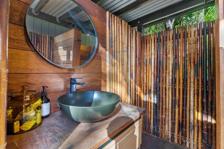 Photo of property in 25 Berridge Road, Muriwai, Waimauku, 0881