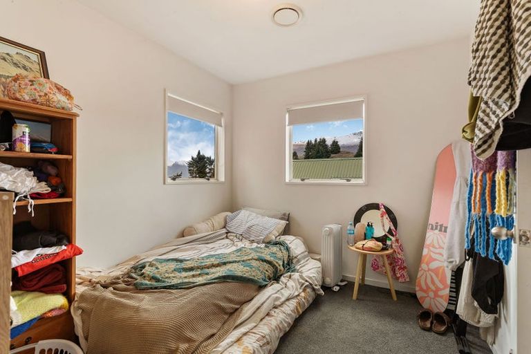 Photo of property in 18 Greenstone Place, Fernhill, Queenstown, 9300