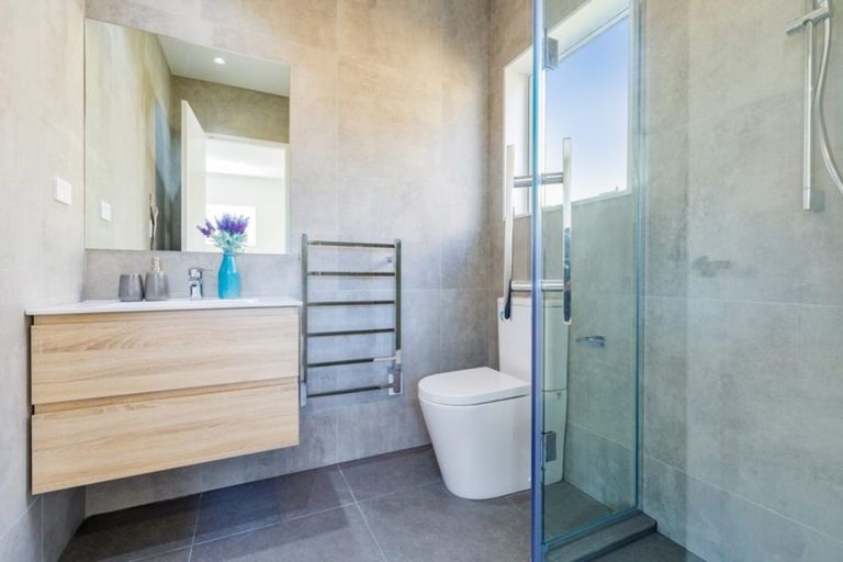 Photo of property in 8 Konoba Avenue, Kumeu, 0810