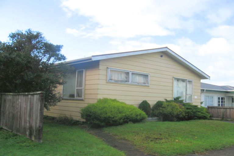 Photo of property in 87 Fyvie Avenue, Tawa, Wellington, 5028