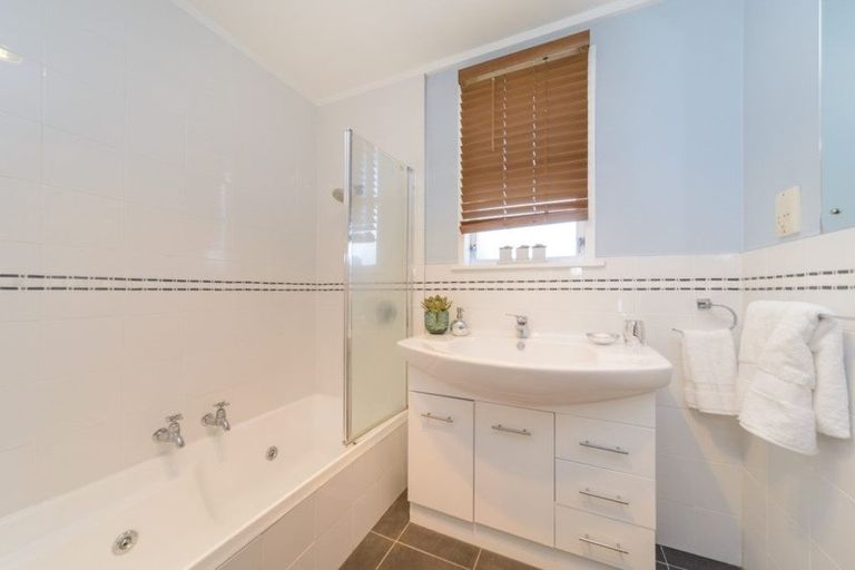 Photo of property in 9 Leslie Avenue, Cloverlea, Palmerston North, 4412