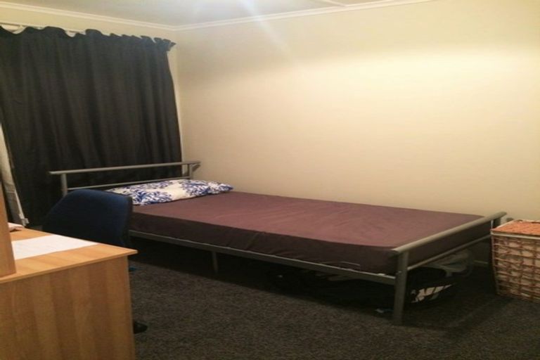 Photo of property in 2/76 Clouston Park Road, Clouston Park, Upper Hutt, 5018