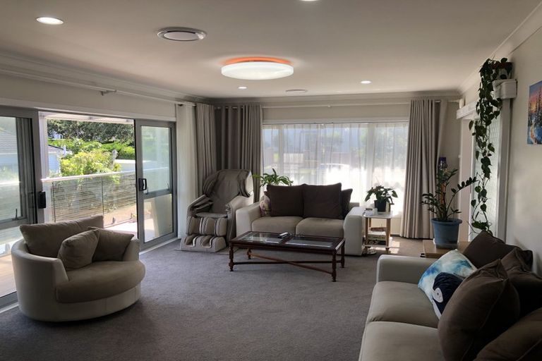 Photo of property in 194 Bleakhouse Road, Mellons Bay, Auckland, 2014