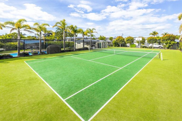 Photo of property in 40/2 Armoy Drive, East Tamaki, Auckland, 2016