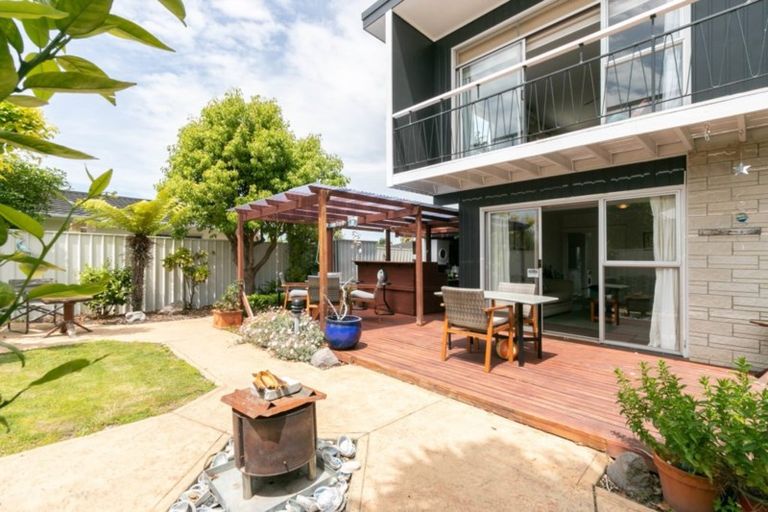 Photo of property in 17 Totara Street, Taradale, Napier, 4112