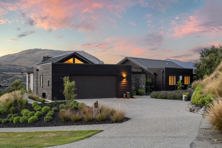 Photo of property in 15 Mckellar Drive, Jacks Point, Queenstown, 9371