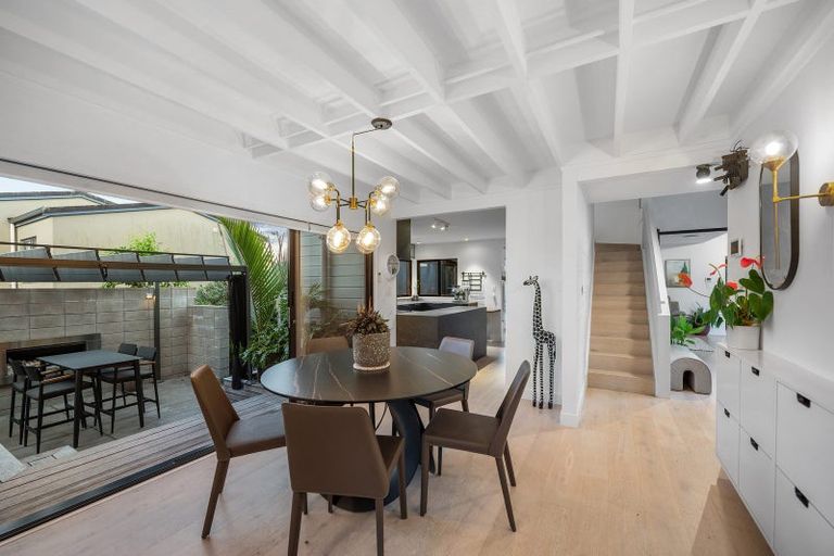 Photo of property in 9 Quebec Road, Milford, Auckland, 0620