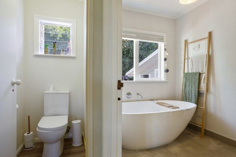 Photo of property in 31 Athenree Road, Athenree, Katikati, 3177