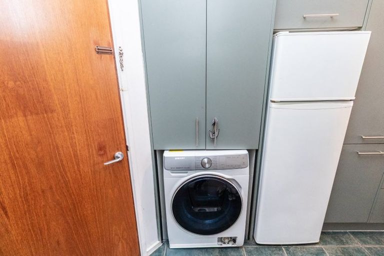 Photo of property in Atrium Towers, 6e/154 The Terrace, Wellington Central, Wellington, 6011