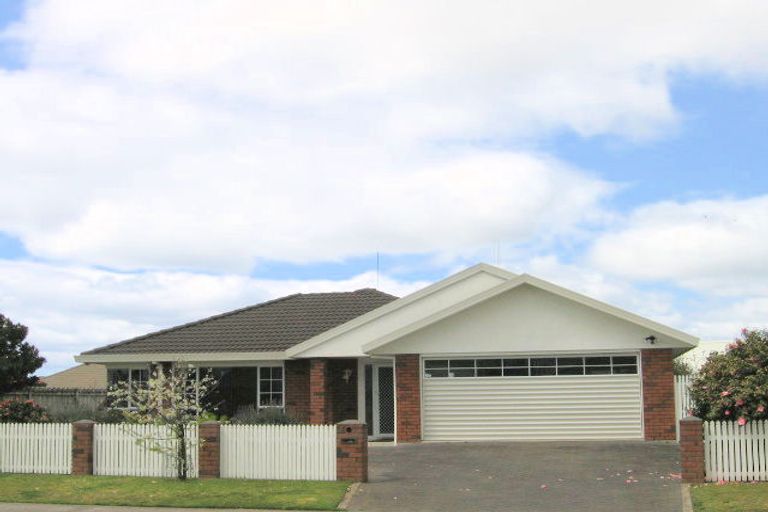 Photo of property in 13 Lotus Avenue, Mount Maunganui, 3116