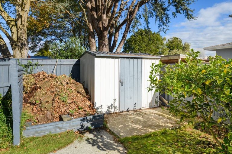 Photo of property in 12 Mana Place, Awapuni, Palmerston North, 4412