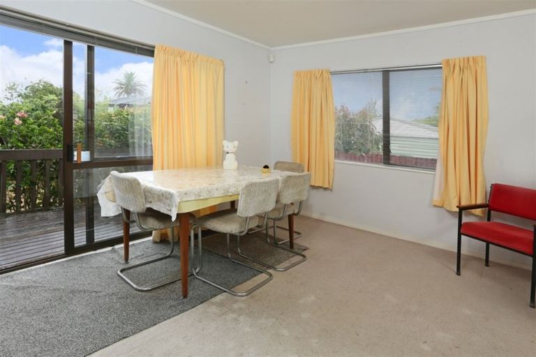 Photo of property in 1/180 Te Atatu Road, Te Atatu South, Auckland, 0610