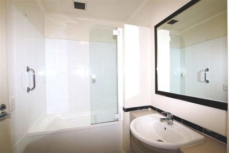 Photo of property in City Life Apartments, 1609/171 Queen Street, Auckland Central, Auckland, 1010