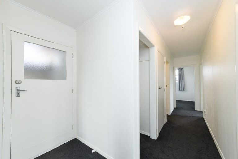 Photo of property in 33 Crewe Crescent, Hokowhitu, Palmerston North, 4410