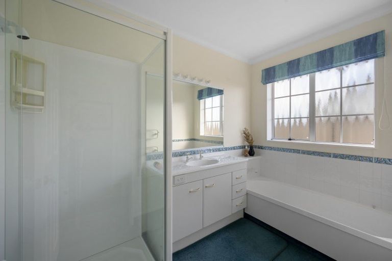 Photo of property in 3 Claridge Place, Taradale, Napier, 4112