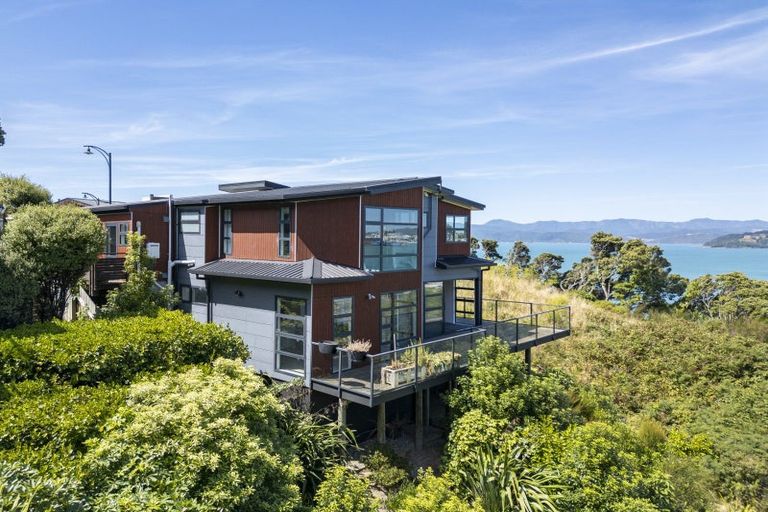 Photo of property in 6 Satchell Way, Kaiwharawhara, Wellington, 6035