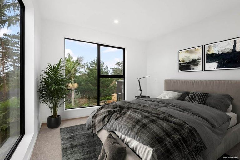 Photo of property in 1/105 Hobsonville Road, West Harbour, Auckland, 0618