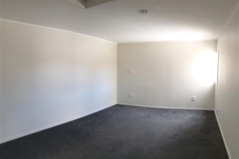 Photo of property in 2 Vine Street, Mangere East, Auckland, 2024