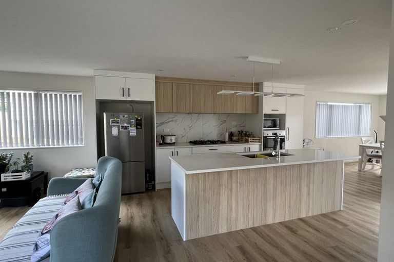 Photo of property in 12a Diana Drive, Glenfield, Auckland, 0627