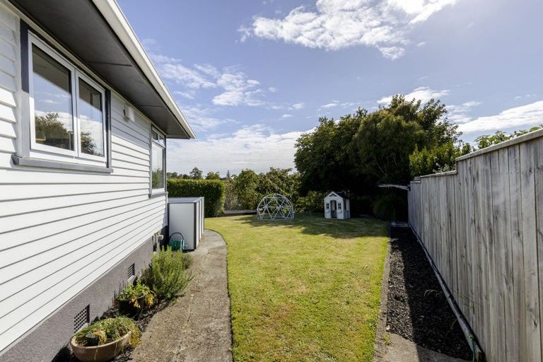Photo of property in 10 Holford Street, Westown, New Plymouth, 4310