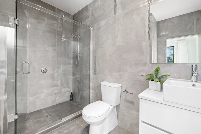 Photo of property in 16 Syd Grant Crescent, Orewa, 0931