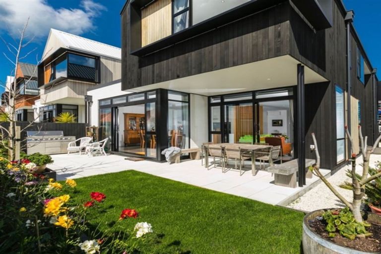 Photo of property in 15 Cochrane Road, Hobsonville, Auckland, 0616