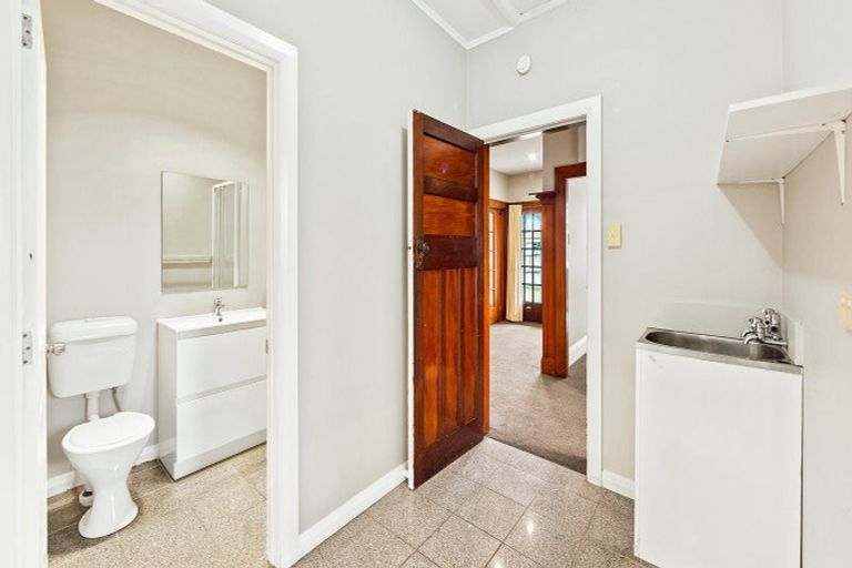 Photo of property in 60 Martin Avenue, Beckenham, Christchurch, 8023