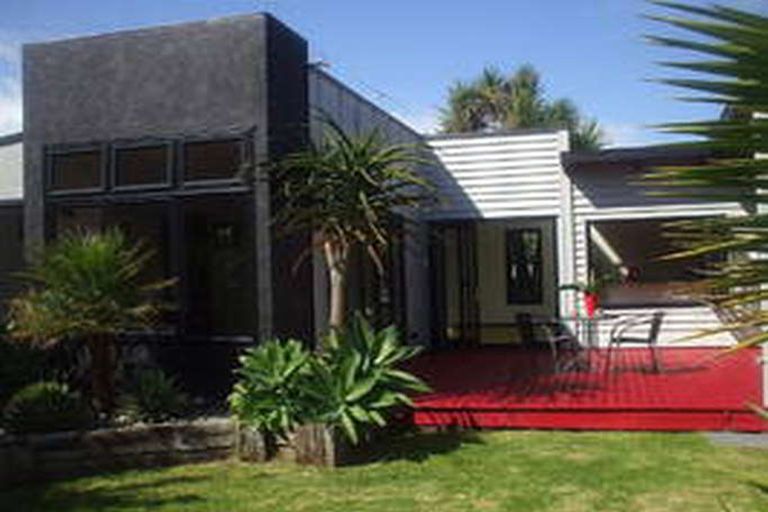 Photo of property in 19 Waimea Road, Waikanae Beach, Waikanae, 5036