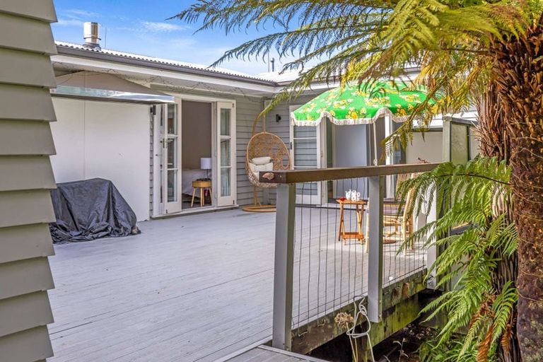 Photo of property in 2 Alberta Street, Acacia Bay, Taupo, 3330