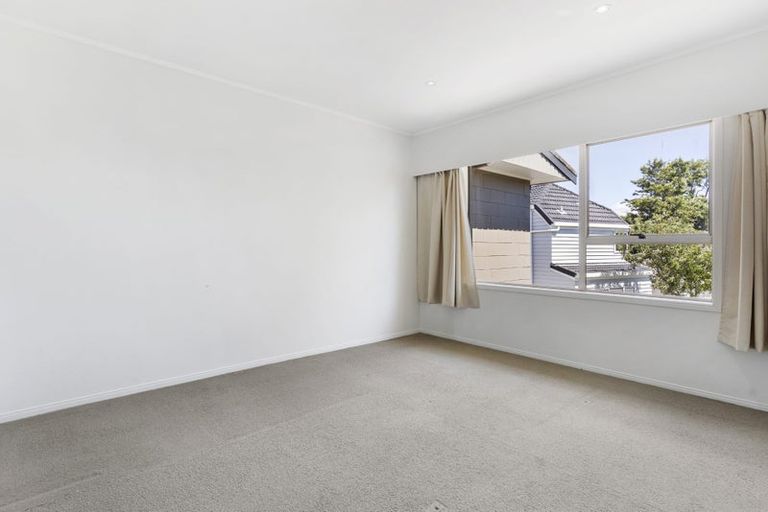 Photo of property in 3/68 Takutai Avenue, Half Moon Bay, Auckland, 2012